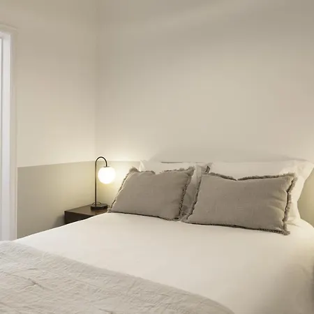 Downtown Flat With Design And Comfort At Downtown, 3rd-floor No Lift * Lizbona