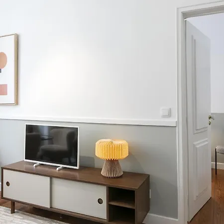 Downtown Flat With Design And Comfort At Downtown, 3rd-floor No Lift Appartamento Lisbona