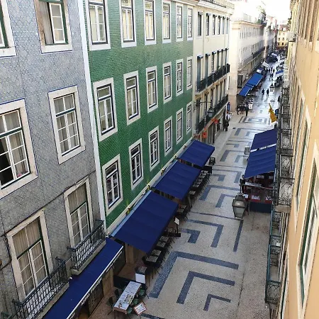 Apartman Downtown Flat With Design And Comfort At Downtown, 3rd-floor No Lift